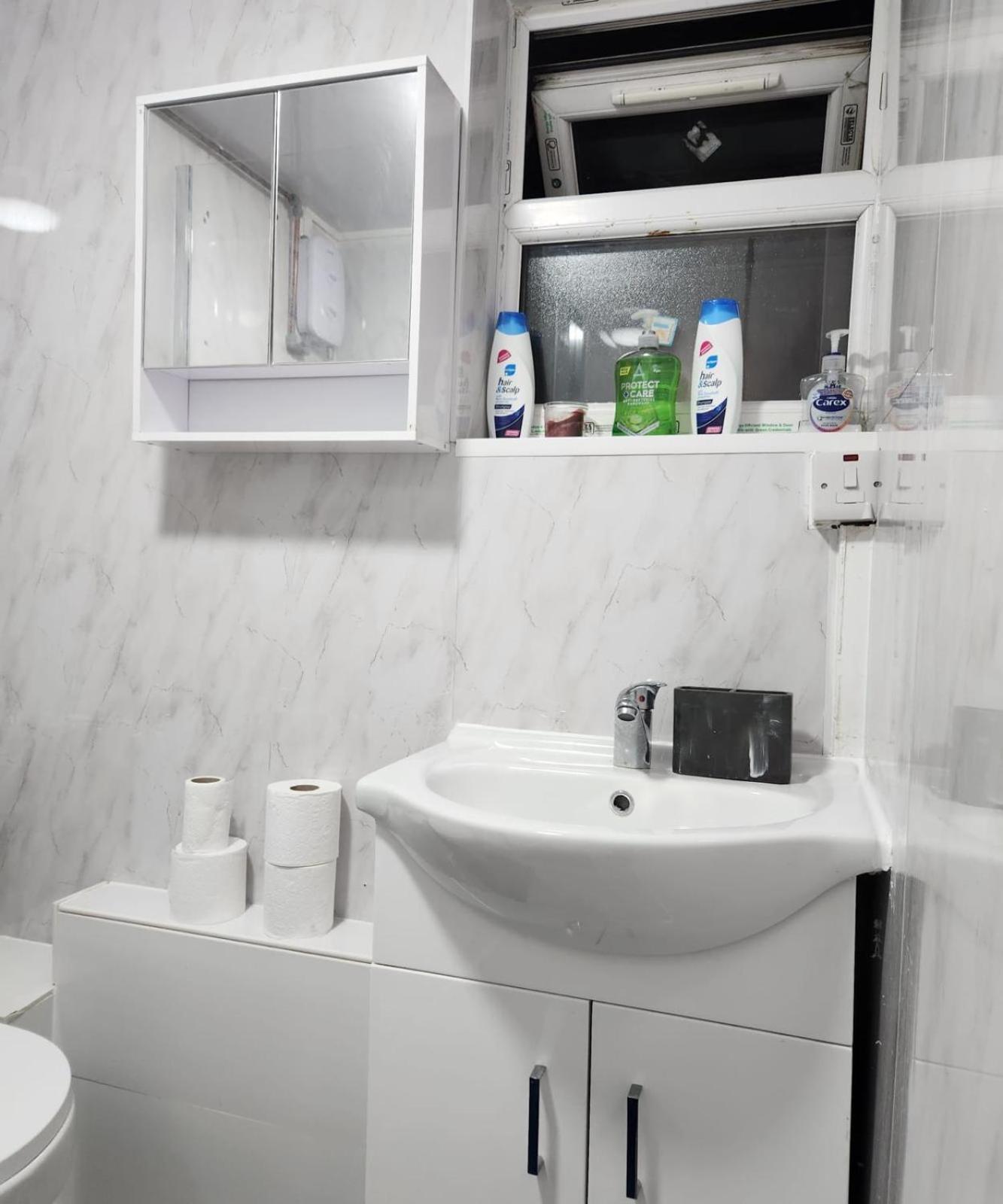 New Deluxe Studio Apt-2 Λονδίνο Εξωτερικό φωτογραφία